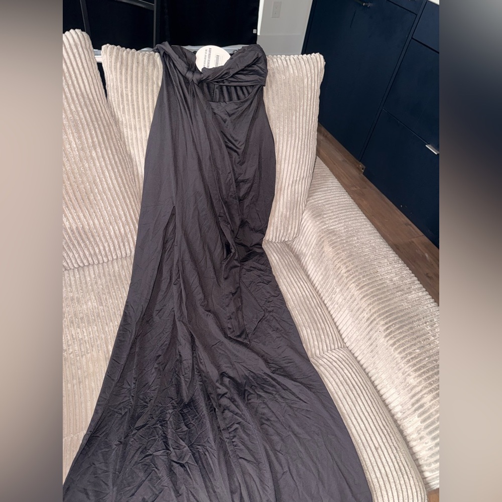 Babyboo Elegant Black Halter Dress - Picture 3 of 3